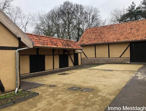                                         Horeca à louer à Herk-de-Stad, € 2.000
