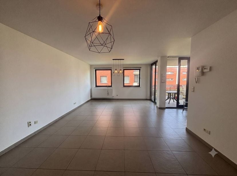 Bent u op zoek naar een comfortabele en rustig gelegen thuis? Dit energiezuinige appartement in Hasselt combineert een rustige woonomgeving in een doo