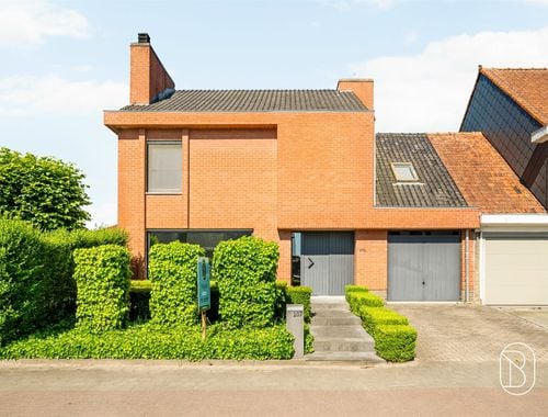                                         Gemengd gebruik te koop in Gullegem, € 389.000
