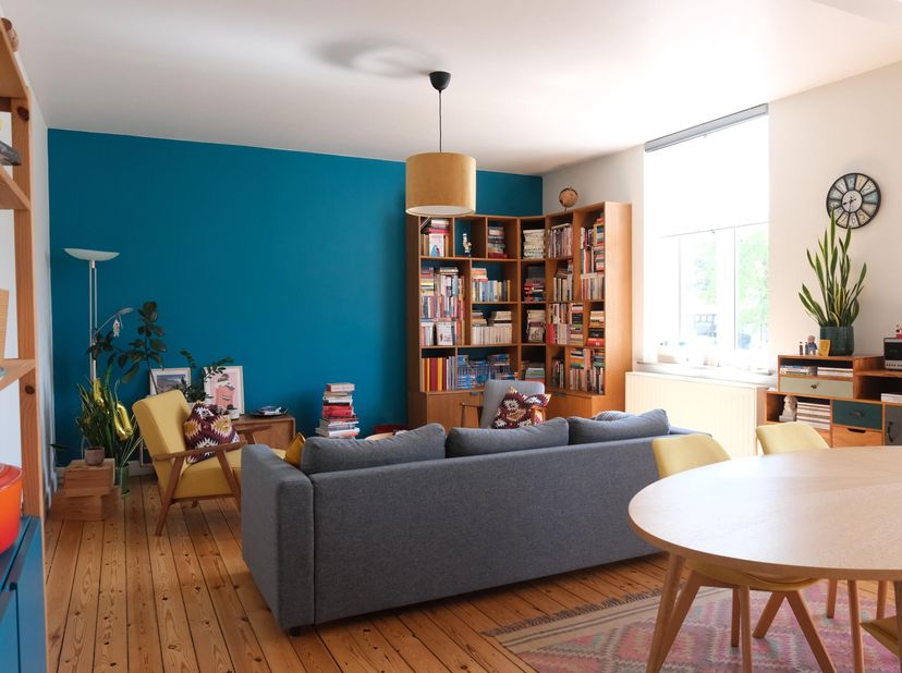 Appartement trois chambres entièrement rénové, spacieux et lumineux, avec terrasse privative à Uccle. Profitez de l’un des quartiers les plus verts de