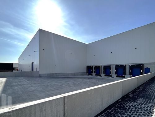                                         Bâtiment d’entreprise à louer à Desteldonk, € 28.998
