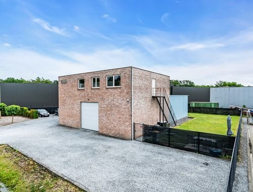                                         Magazijn zonder bureel te koop in As, € 559.000
