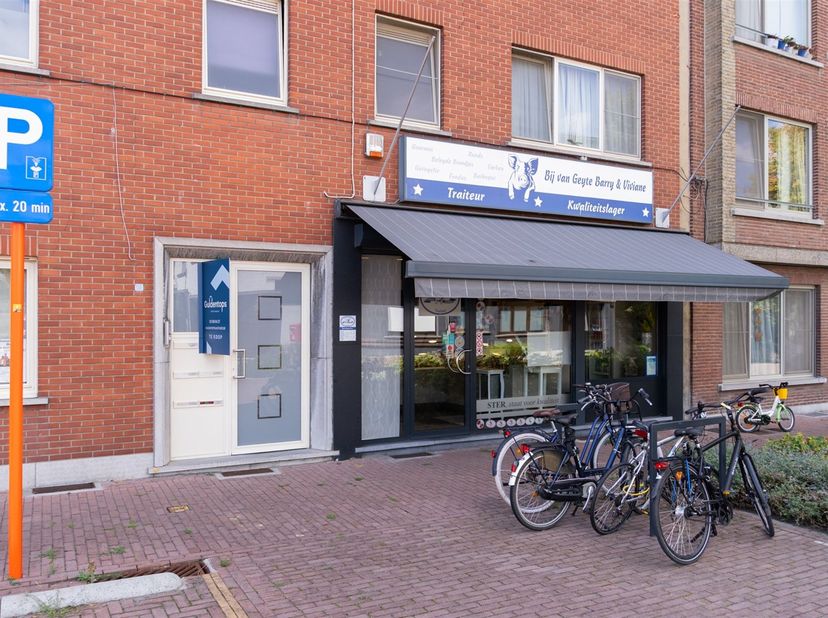 Bedrijfsvastgoed te koop in Stationsplein 15,
                    2550 Kontich