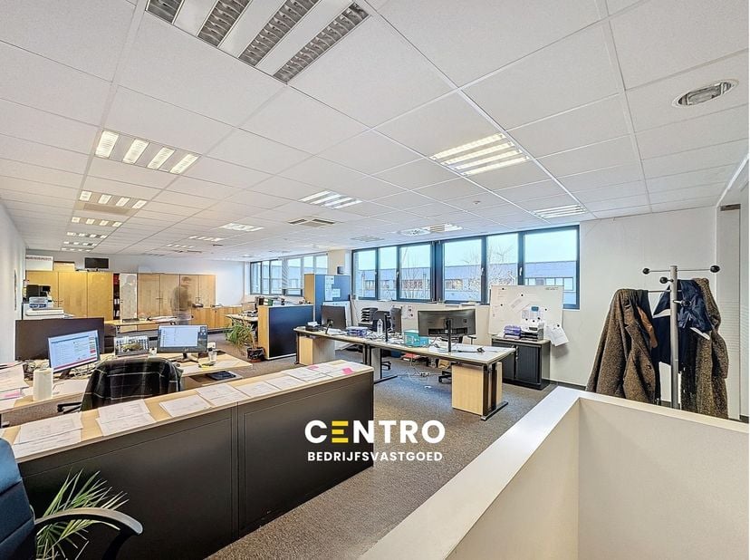Bien professionnel à vendre
                    à 8000 Brugge