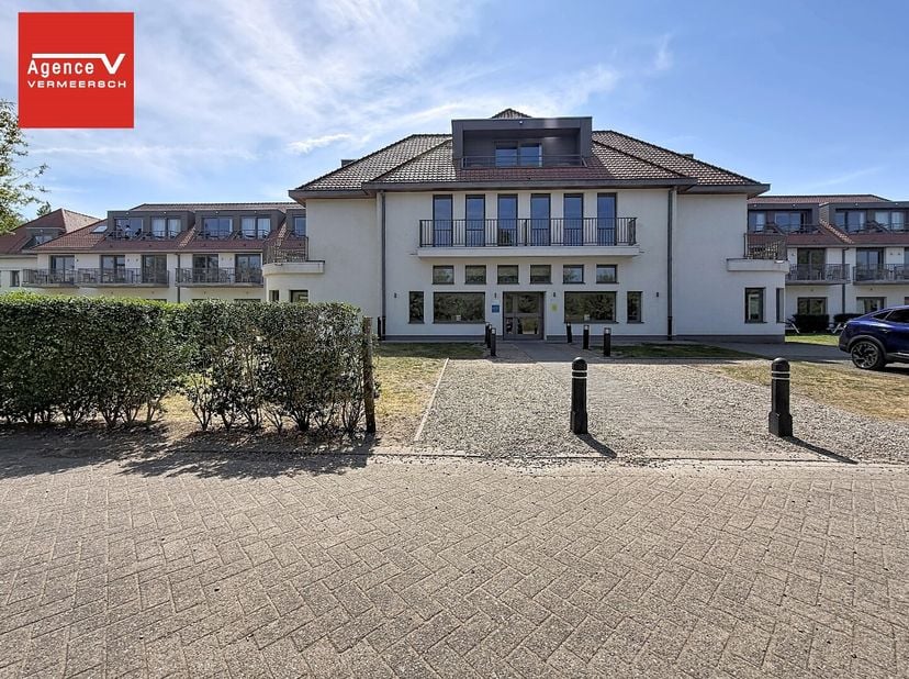 Ontdek dit sfeervol ingerichte appartement in het gegeerde vakantiedomein Duinenzicht in Westende. Op wandelafstand van zee en strand geniet u hier va