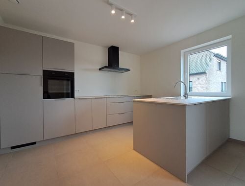                                         Appartement à louer à Sijsele, € 970
