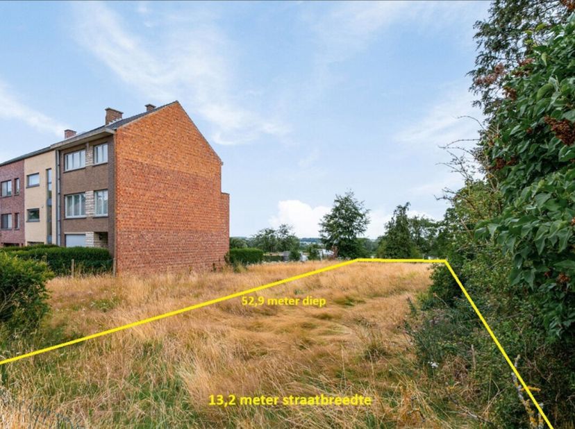 Situé à Halle, Maasdal, nous vous présentons ce très beau terrain à bâtir, d'une superficie de 7 ares 35 centiares, bénéficiant d'une orientation Sud-