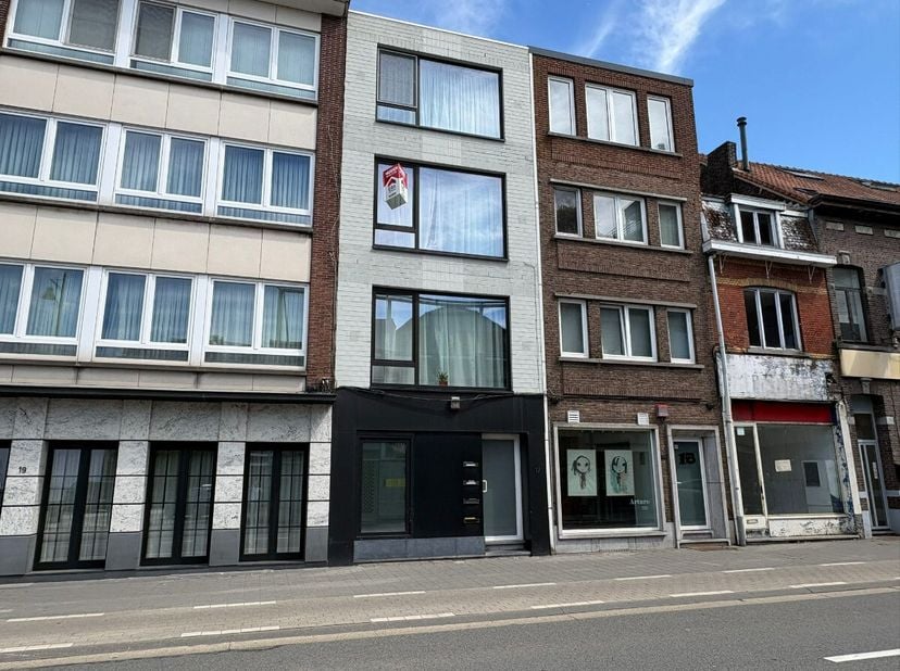 Modern en recent appartement met 1 slaapkamer nabij het centrum van Hasselt.Dit appartement heeft een bewoonbare oppervlakte van 64m² en is ingedeeld