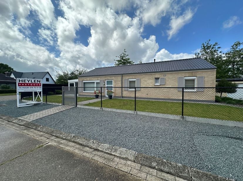 Spacieuse maison basse avec 3 chambres à coucher, garage et vérandas dans un endroit calme à Noorderwijk<br />
Cette maison basse spacieuse et parfai
