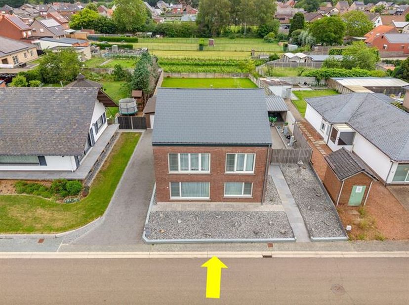 Sommige woningen voelen meteen vertrouwd aan. Dit is er zo één.<br />
In het gemoedelijke Ter Hoeve, een geliefde en rustige buurt van Testelt, vindt