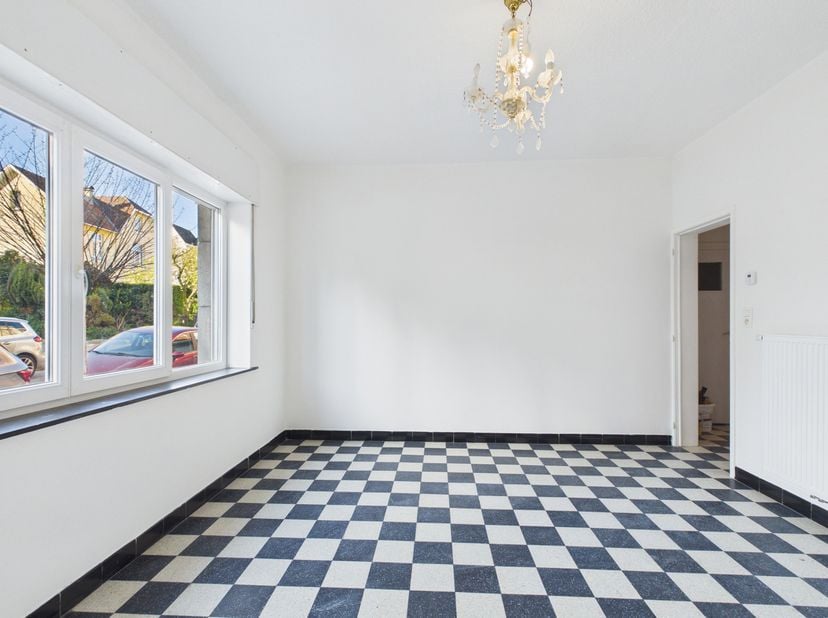 Quartier Prince de Liège <br />
Situé dans un petit immeuble résidentiel, beau rez-de-chaussée avec jardin, entièrement rénové en 2026<br />
Lumineux