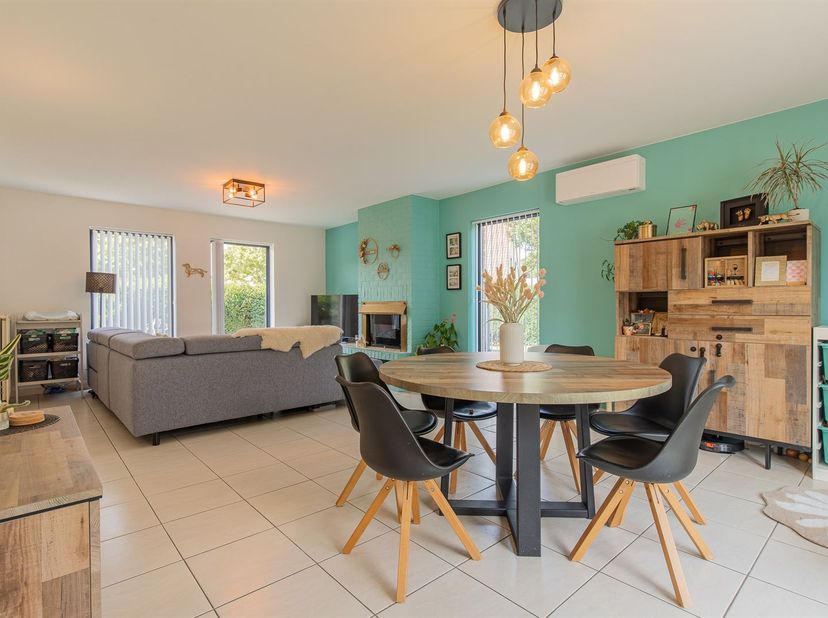Instapklare HOB met garage op top-locatie in Oudegem | bezoekdag op 05/09 op afspraak<br />
Instelprijs (bieden vanaf): 459.000,00 euro<br />
Deze e