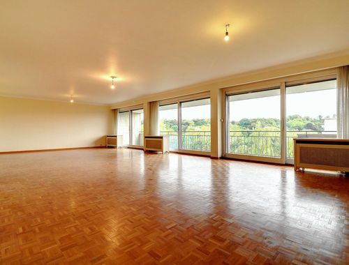                                         Appartement à louer à Auderghem, € 1.650
