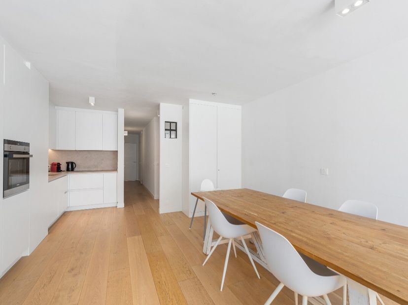 Knokke: Instapklaar 2-slaapkamerappartement te koop op topligging vlak bij zee in Knokke.Op zoek naar een stijlvolle pied-à-terre aan de Belgische kus