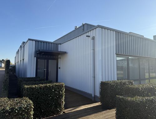                                         Espace de bureaux à louer à Opglabbeek, € 1.000

