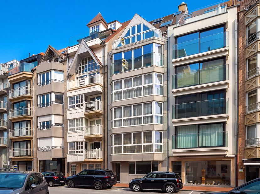 Appartement te koop in Koningslaan 244 bus 1,
                    8300 Knokke
