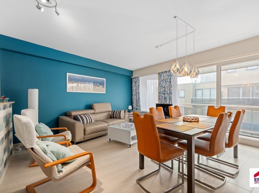 Te koop: instapklaar appartement in de Ebbestraat, Koksijde, op korte afstand van zee, duinen en openbaar vervoer. Dit appartement biedt een comfortab