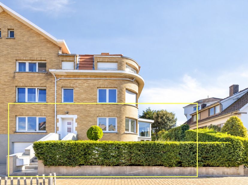 Appartement te koop in Jeanne d’Arcplein 5 bus 001,
                    8660 De Panne
