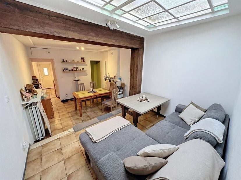 Charmante maison de ville avec 4 chambres, terrasse et grand jardin à deux pas du centre de Grammont<br />
Vous cherchez une spacieuse maison de ville