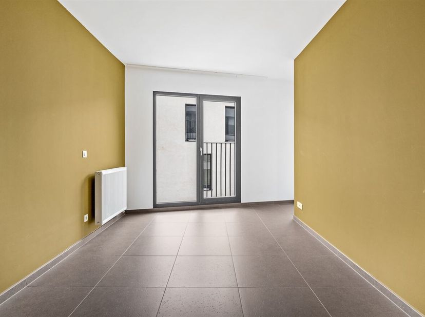 Journée portes ouvertes le samedi 14 mars de 14h à 15h<br />
Appartement moderne (90 m²) avec terrasse sur les quais de l'Escaut<br />
Situation :<br
