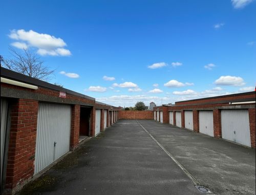                                         Garage à louer à Ieper, € 95
