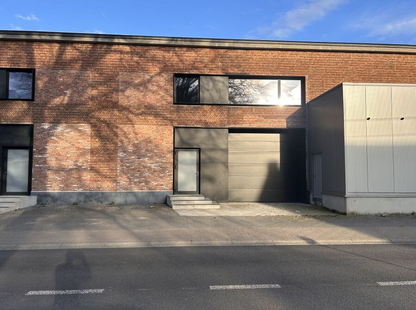 Bien professionnel à louer
                    à 3150 Wespelaar