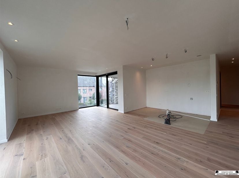 Luxueus nieuwbouw appartement met 3 slaapkamers en 2 badkamers<br />
<br />
Dit nieuw gelijkvloers appartement bevindt zich in het centrum van Goore