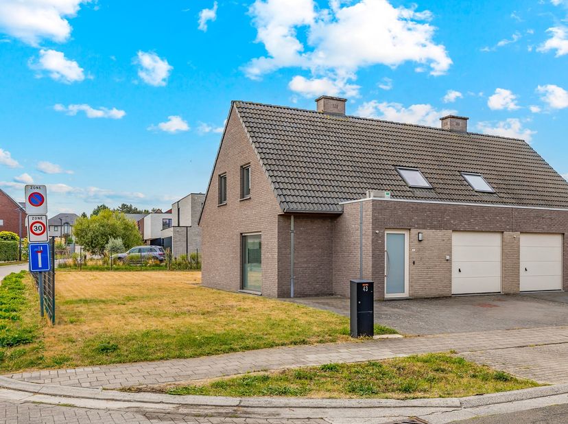 BEZOEKMOMENT OP AFSPRAAK: ZATERDAG 05/09<br />
Neem contact op met Quinten van Immo Zone op 0485/02.48.04 – quinten@immo-zone.be voor meer informatie