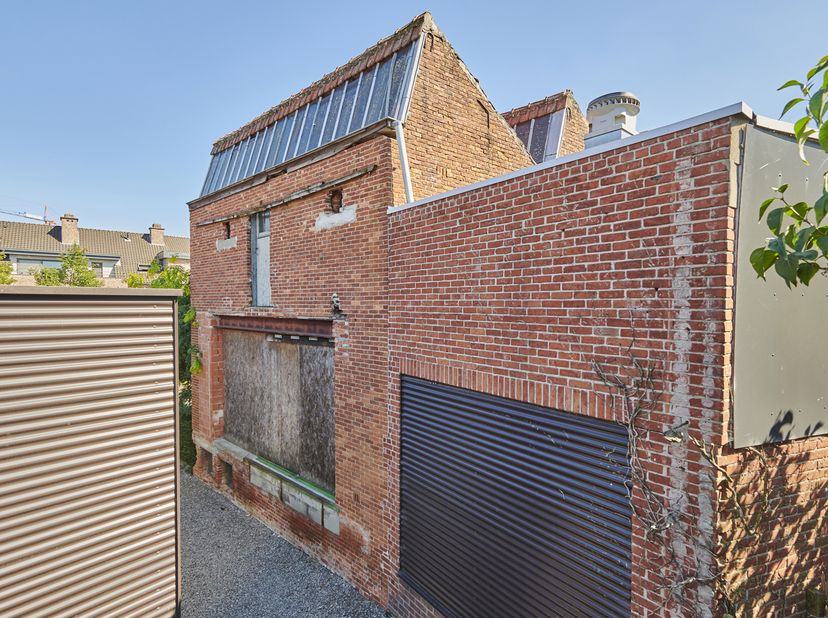 Ben je op zoek naar een centraal gelegen project met vergunning voor het creëren van een unieke B&amp;amp;B? Dan is dit renovatieproject in hartje Peer pr