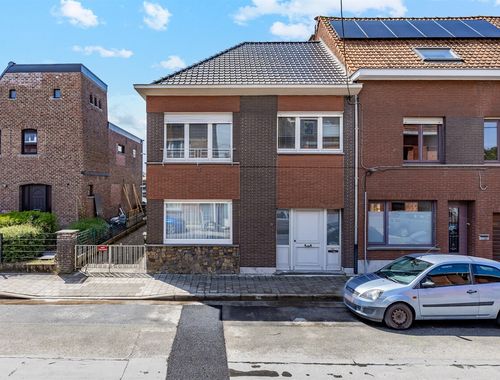                                         Immeuble d’appartements à vendre à Oostakker, € 360.000
