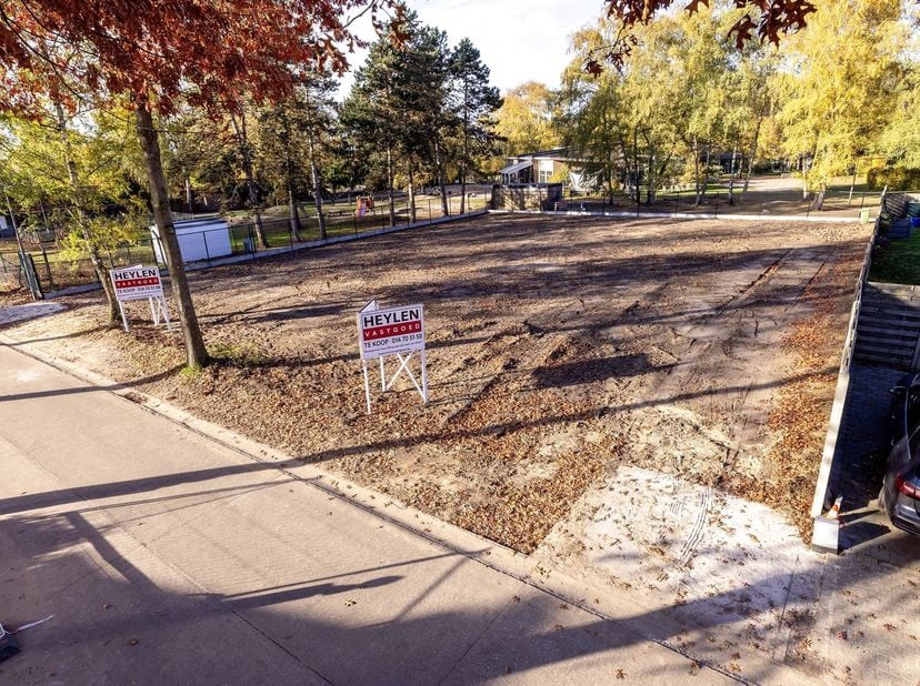 Bouwgrond voor OB op een perceel van 572m²<br />
<br />
Ligging: Zeer rustig gelegen in gegeerde woonwijk 'Molekens' in Herentals, met alle facilite