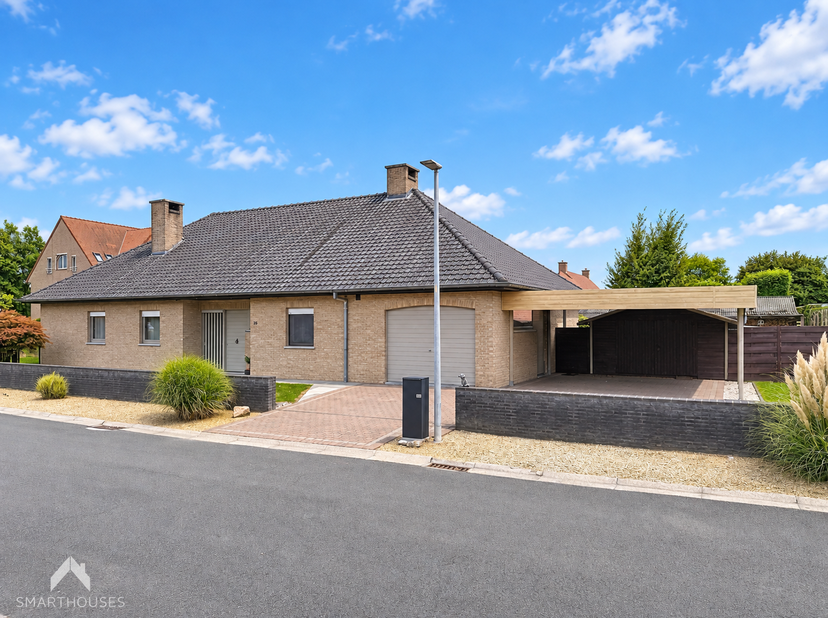 Huis te koop in Klein Schardauw 35,
                    8880 Sint-Eloois-Winkel