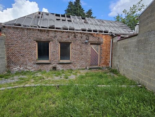                                         Maison unifamiliale à vendre à Quaregnon, € 59.000
