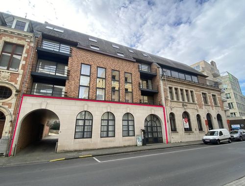                                         Bien commercial à vendre à Roeselare, € 640.000
