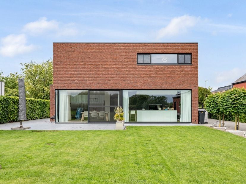 Instapklare nieuwbouwwoning met hoogwaardige afwerking op toplocatie te Muizen.<br />
BEKIJK ZEKER ONZE (VIRTUELE) GRONDPLANNEN EN ATTESTEN VOOR DE IN