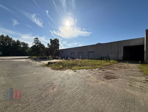                                        Bedrijfsgebouw te huur in Sint-Niklaas, € 17.015
