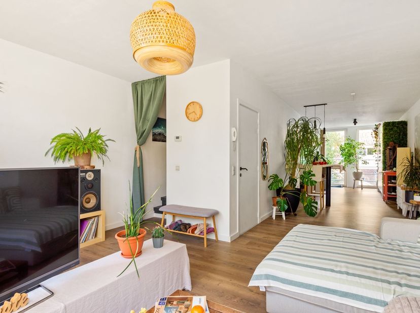 Triplex appartement op top locatie!<br />
<br />
Ligging:<br />
Borgeindstraat 36 geniet van een rustige en aangename ligging in Schoten, met winke