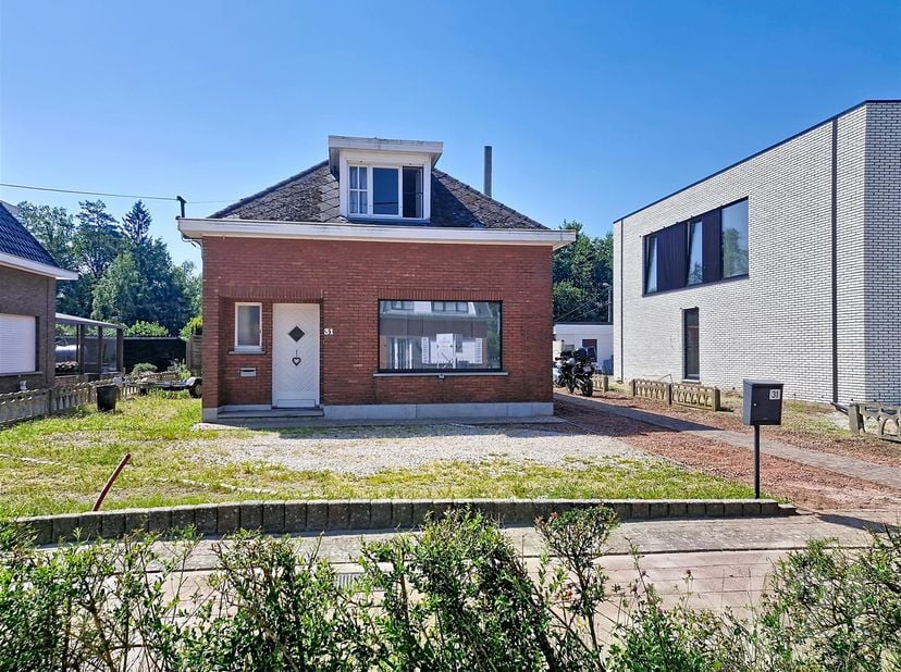 Charmante open bebouwing met zonnige tuin op een perceel van 1.040 m².<br />
<br />
Op zoek naar een woning met potentieel, ruimte en een prachtige