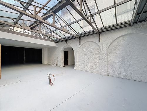                                         Commercieel Gebouw te huur in Brussel, € 6.900
