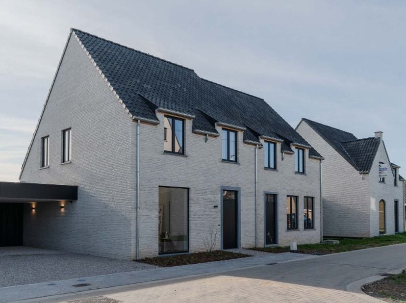Huis te koop in Koning Boudewijnstraat 46A,
                    8930 Lauwe