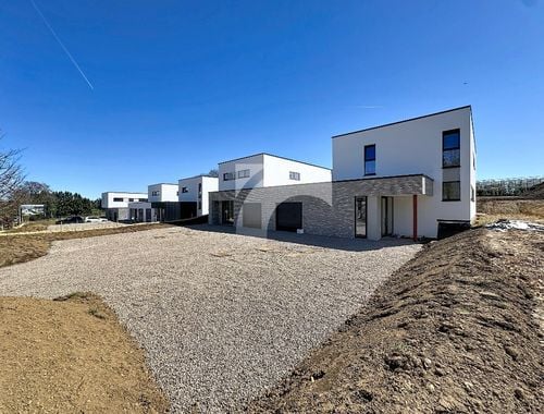                                         Koppelwoning te koop in Butgenbach, € 456.033
