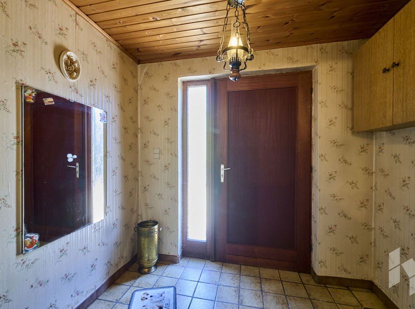 Vrijstaande, gelijkvloerse woning met 3 slaapkamers op zeer ruim perceel van 1236m²<br />
Deze nog te renoveren woning is zeer rustig gelegen op een z