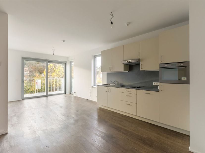 Assistentieflat met veel lichtinval, terras en berging. <br />
Dit appartement is voorzien van alle comfort en gelegen in de mooie woonzorgresidentie
