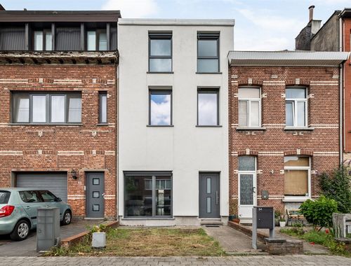                                         Eengezinswoning te koop in Schoten, € 449.000
