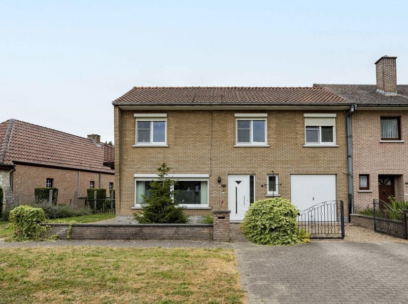 Maison à vendre
                    à 9340 Lede