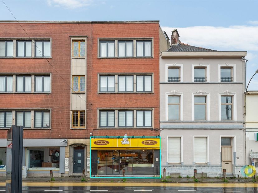 En plein cœur de Vilvoorde, une opportunité unique s'offre à vous. Bénéficiez d'une visibilité optimale, entouré de boutiques, de restaurants et d'ent
