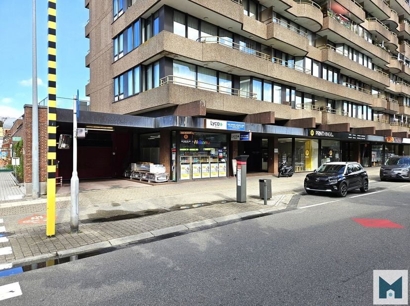 Garage te koop in Plezantstraat - Hofstraat,
                    9100 Sint-Niklaas