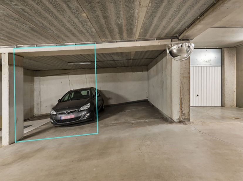 Garage à vendre
                    à 2650 Edegem