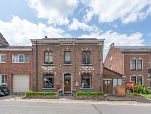                                         Usage mixte à vendre à Fouron-le-Comte, € 299.000
