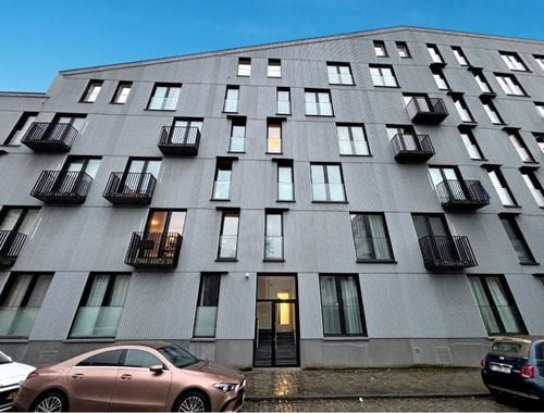                                         Studio te huur in Brussel, € 700
